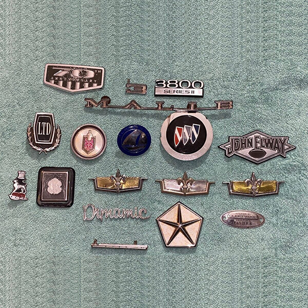 factory-made-metal-car-badges-for-automotive-use